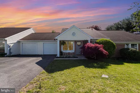 14 Westfields Dr, Mechanicsburg, PA 17050