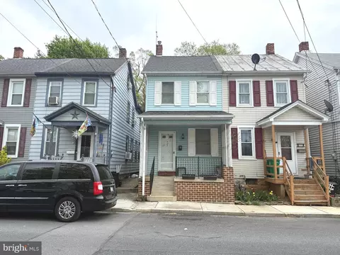 813 Factory St, Carlisle, PA 17013