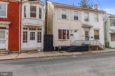 40 E Locust St, Mechanicsburg, PA 17055