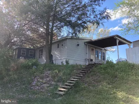147 Tower Cir, Carlisle, PA 17013
