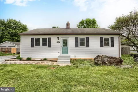 1083 W Trindle Rd, Mechanicsburg, PA 17055