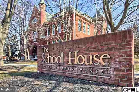 133 W Locust St #C-06, Mechanicsburg, PA 17055