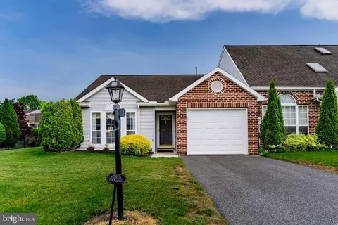39 Greenfield Dr, Carlisle, PA 17015