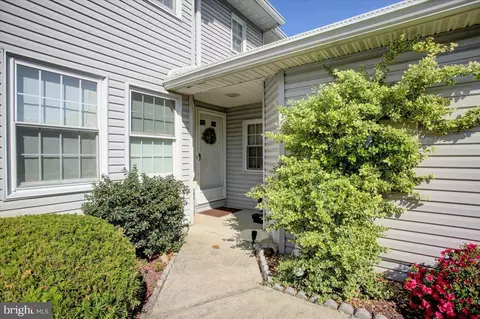 2611 Shingus Cir, Mechanicsburg, PA 17055