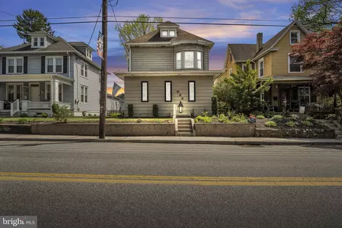 623 W Main St, Mechanicsburg, PA 17055