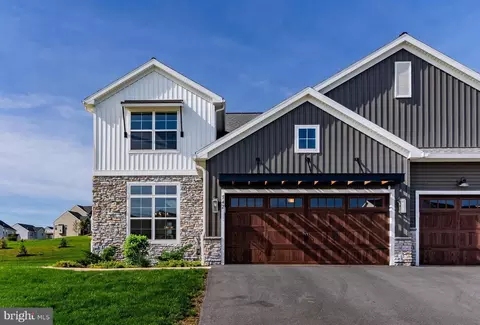 742 Aurora Dr, Mechanicsburg, PA 17055