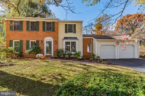 919 Woodland Dr, Lemoyne, PA 17043