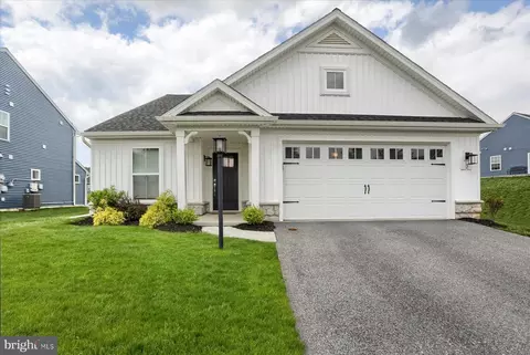 2 Shillington Ln, Carlisle, PA 17013