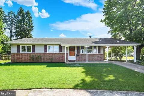 1 Mayfair Ct, Camp Hill, PA 17011