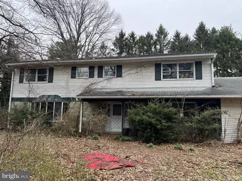 908 W Walnut St, Lemoyne, PA 17043