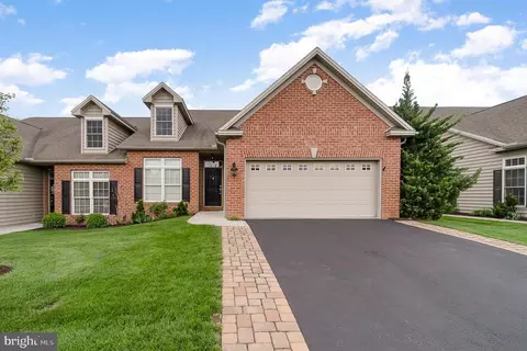 1605 Revere Dr, Mechanicsburg, PA 17050