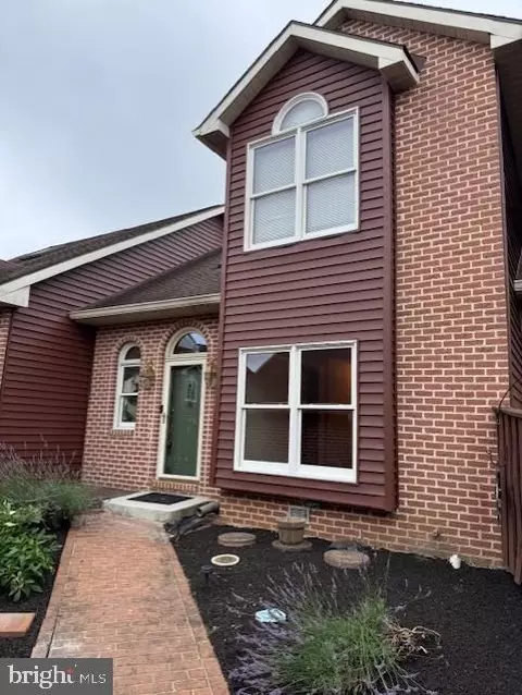 350 Peppercorn Sq, Enola, PA 17025