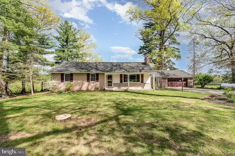 38 Half Mile Dr, Gardners, PA 17324