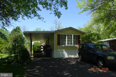 233 Mohn Dr, Shippensburg, PA 17257