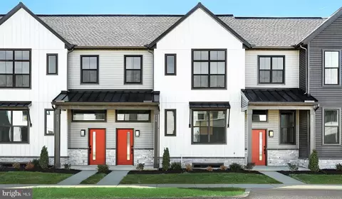 110 Madison Dr, Mechanicsburg, PA 17055