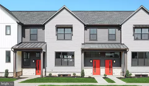 111 Madison Dr, Mechanicsburg, PA 17055