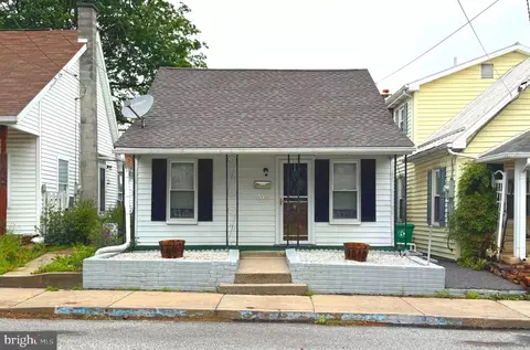 55 F St, Carlisle, PA 17013