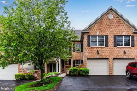 5035 Mendenhall Dr, Mechanicsburg, PA 17050