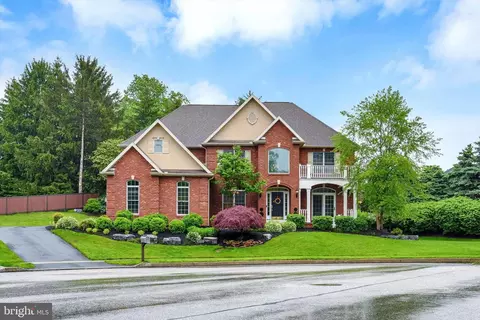 3702 Leyland Dr, Mechanicsburg, PA 17050