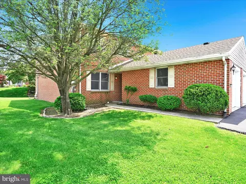 100 Lee Ann Ct, Enola, PA 17025