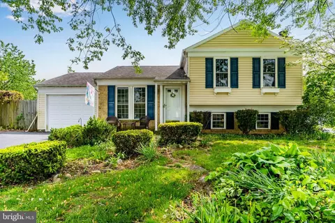 17 Bayberry Dr, Mechanicsburg, PA 17050