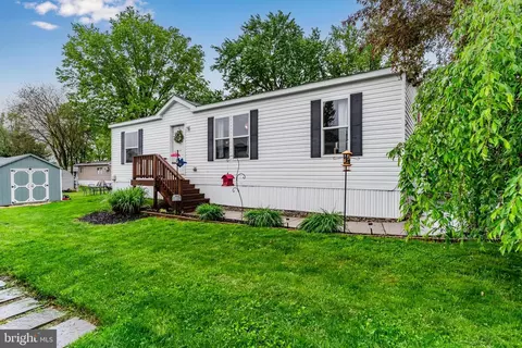 506 Quail Ct, Mechanicsburg, PA 17050