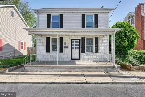 14 E Green St, Camp Hill, PA 17011
