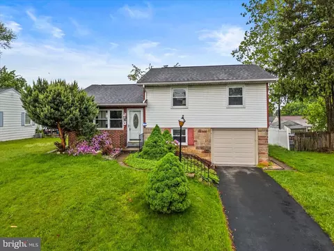 129 Henry Rd, Enola, PA 17025