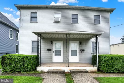 512-514 E Main St, Mechanicsburg, PA 17055