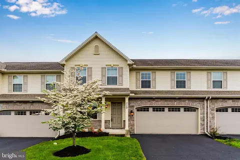 710 Gladstone Ct, Mechanicsburg, PA 17055