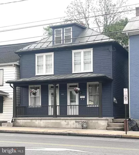 402 E King St, Shippensburg, PA 17257