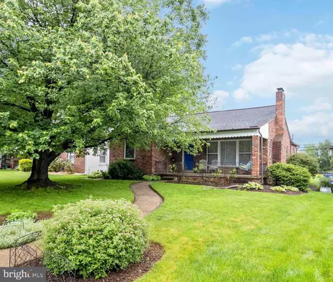 302 E Marble St, Mechanicsburg, PA 17055