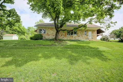 129 Shippensburg Rd, Shippensburg, PA 17257