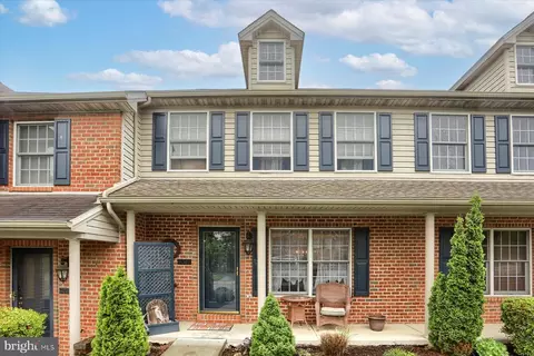 4083 Caissons Ct, Enola, PA 17025