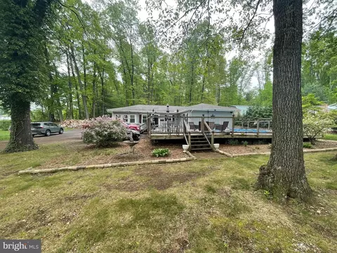 87 Cold Springs Rd, Carlisle, PA 17015