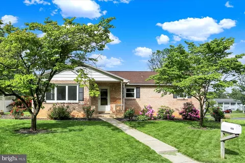 400 Orchard Ln, Mechanicsburg, PA 17055