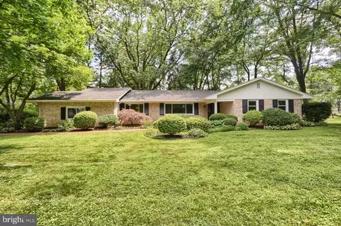 5133 Kylock Rd, Mechanicsburg, PA 17055