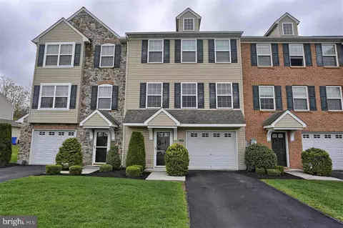 113 Westpoint Dr, Carlisle, PA 17013