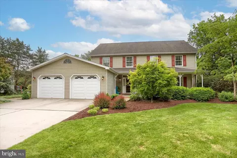 1782 Autumnwood Dr, Mechanicsburg, PA 17055