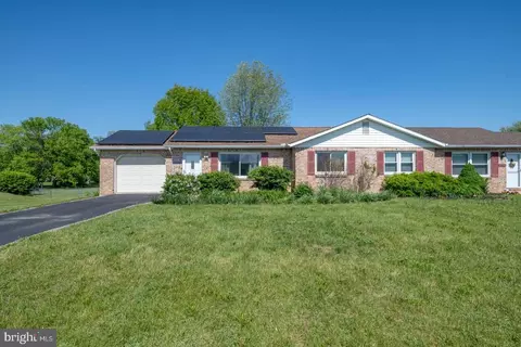258 N D N Locust Point Rd, Mechanicsburg, PA 17050