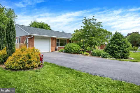 14 Mimosa Dr, Mechanicsburg, PA 17055