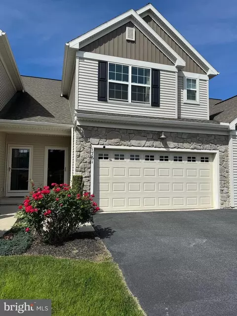 1761 Shady Ln, Mechanicsburg, PA 17055
