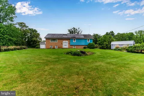 855 Alexander Spring Rd, Carlisle, PA 17015