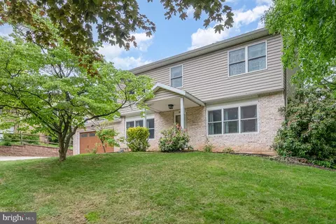 201 Fineview Rd, Camp Hill, PA 17011