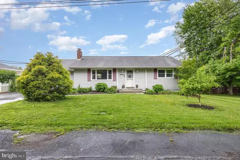 11 Salt Rd, Enola, PA 17025