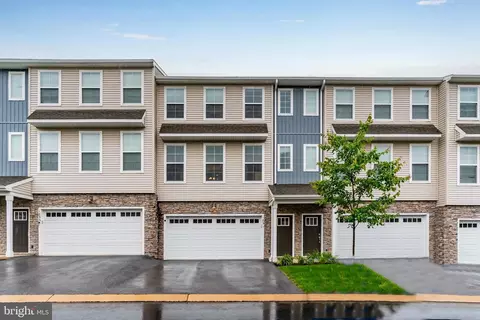 1831 Shady Ln, Mechanicsburg, PA 17055