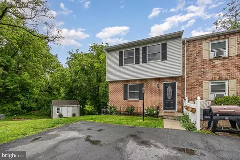 48 Ashford Dr, Enola, PA 17025