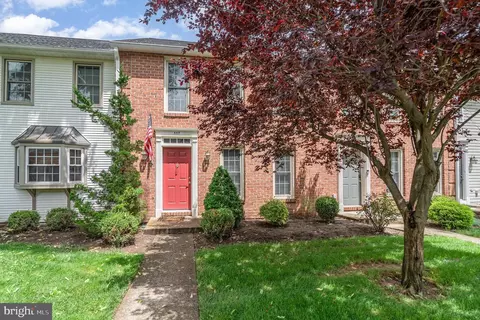 449 Delancey Ct, Mechanicsburg, PA 17055