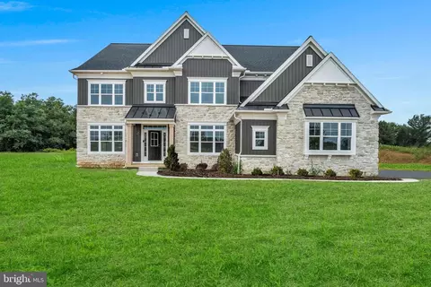 723 Brindle Farm Ln, Mechanicsburg, PA 17055