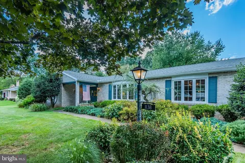 1138 Maple St, Carlisle, PA 17013